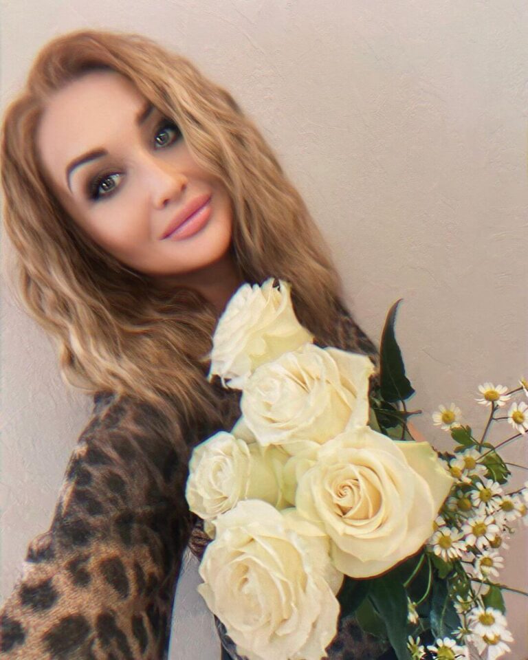 Kiss Russian Beauty Logo