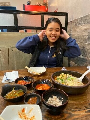 Hispana y Colombiana, 23