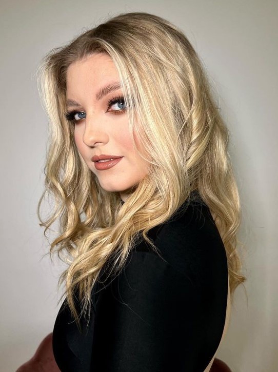 Little Ellis Profile image 4