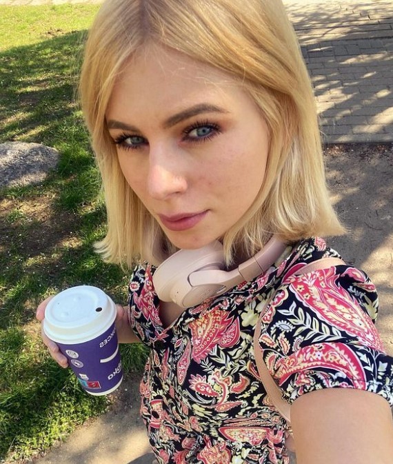 SharmineDee93 Profile image 1