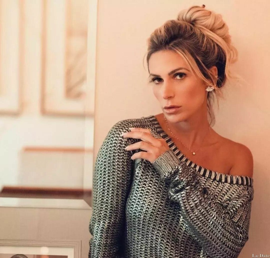 Paulita Profile image 4