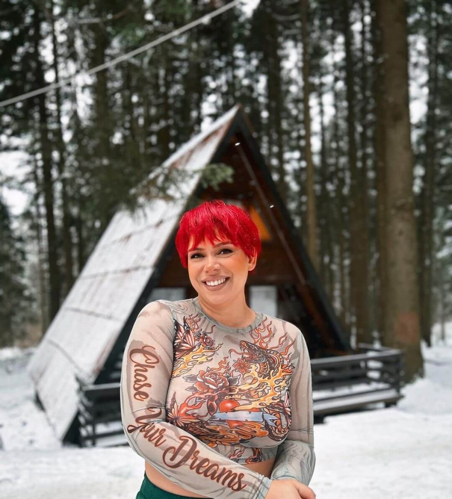 Carleigha Profile image 3