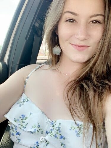 Emani0214 Profile image 1