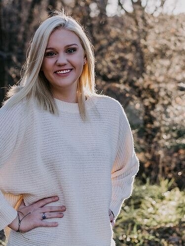 Dee___ Profile image 1