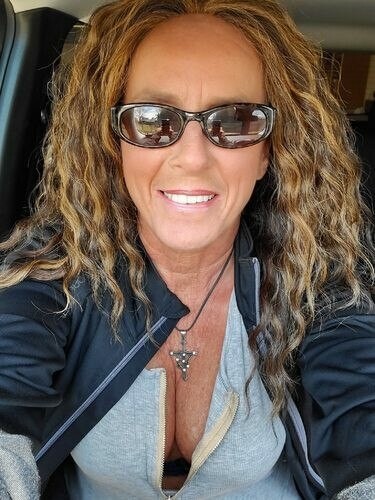 eloquent exotic Profile image 3