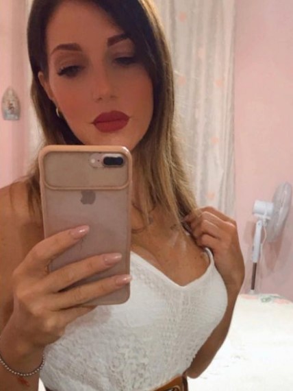 Kelly Profile image 2