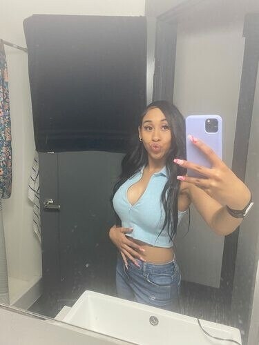 Exoticyellaa Profile image 2