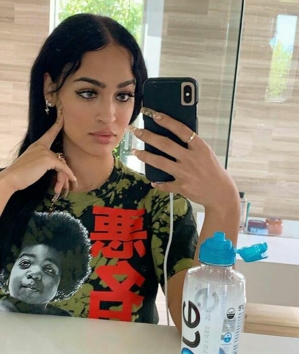 dellybelly Profile image 3