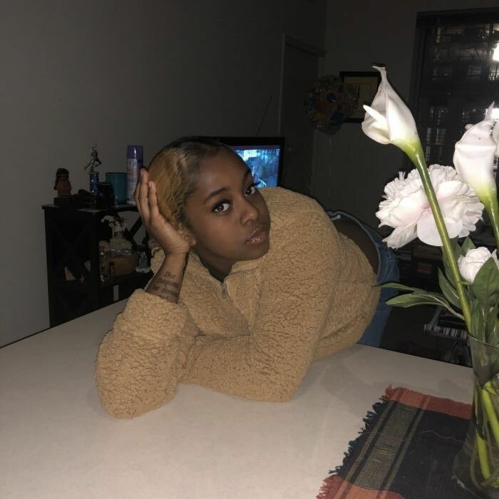 LovelyElizaa22 Profile image 3