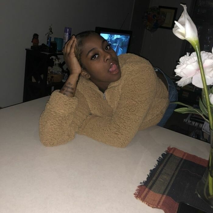 LovelyElizaa22 Profile image 5