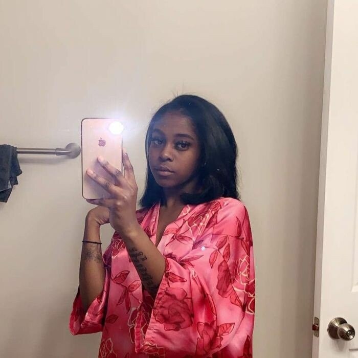 LovelyElizaa22 Profile image 2