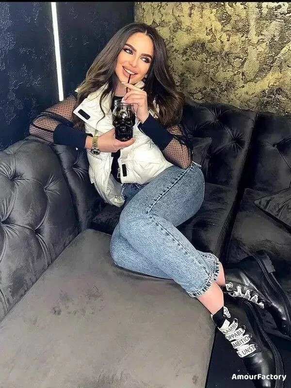 Elena Profile image 3