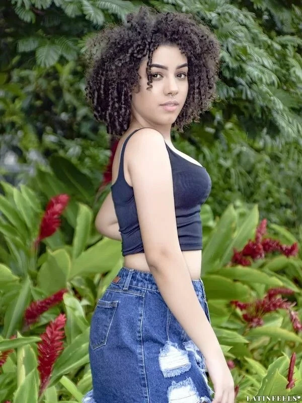 Lucia, 19