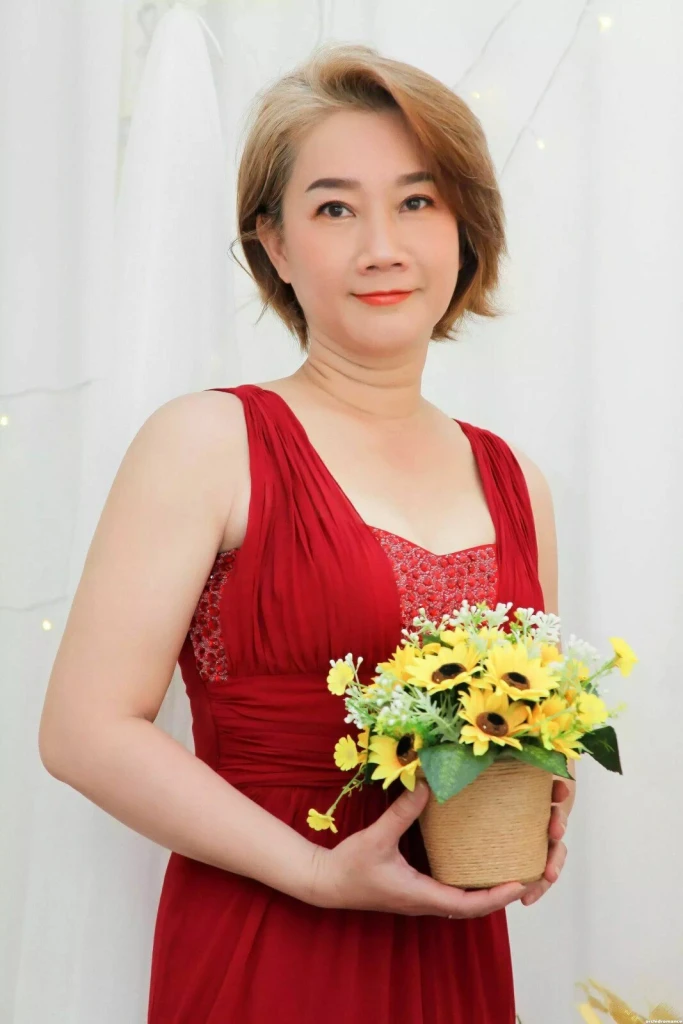 Linh, 44