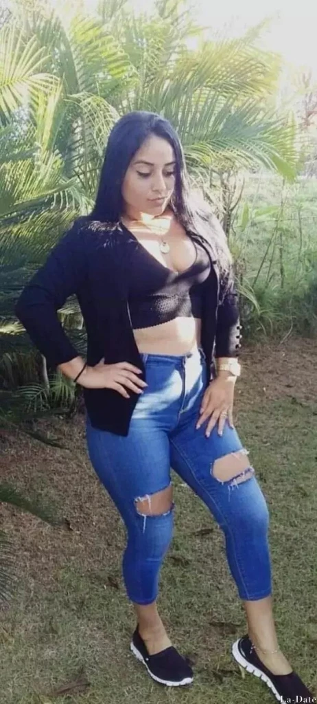 Fernanda, 28