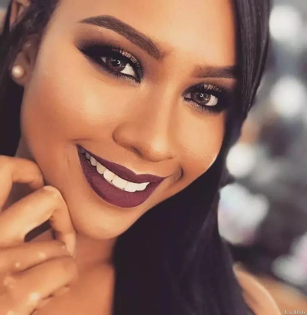 Juliana Profile image 2