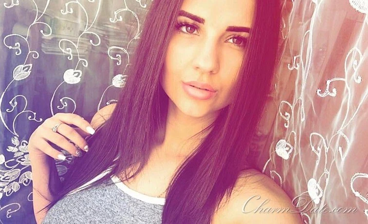 Yana, 27