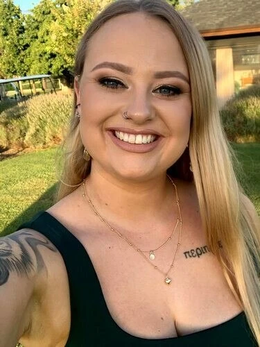 CheekyQueen, 25