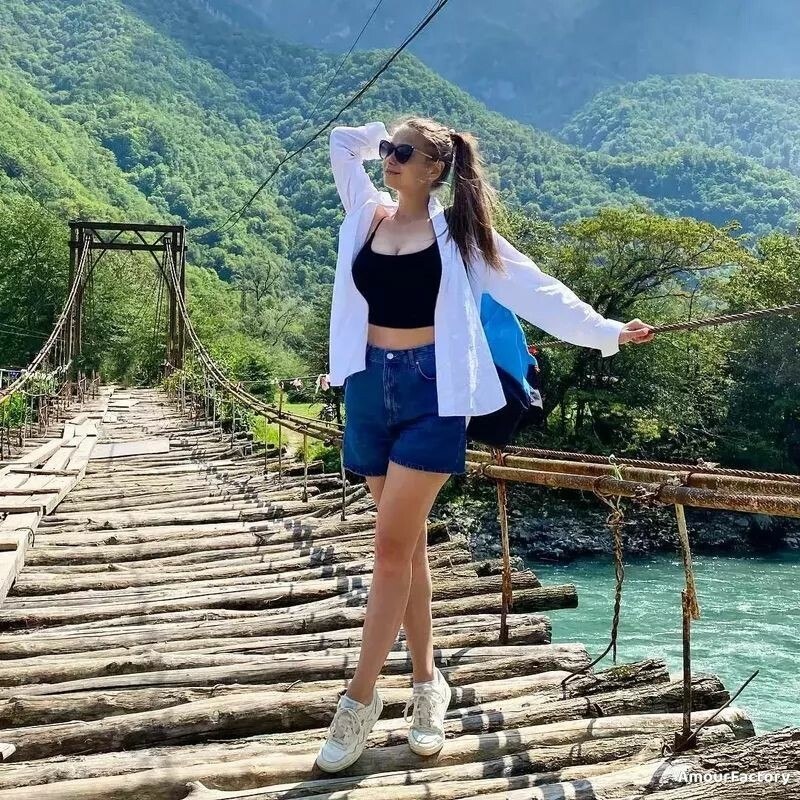 Yue, 29