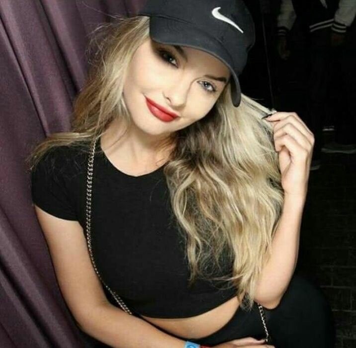 beach girl 97 Profile image 1