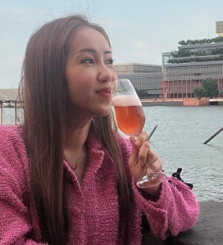 Sarine Bee Profile image 3