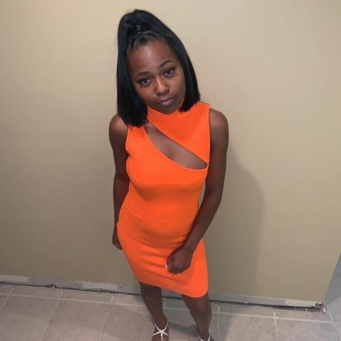 roseadeline98 Profile image 1