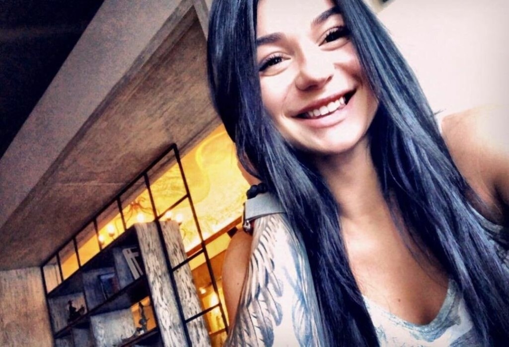 CheerfulAlyssa Profile image 4
