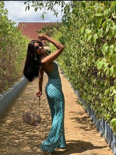 AlviaSimone575 Profile image 1